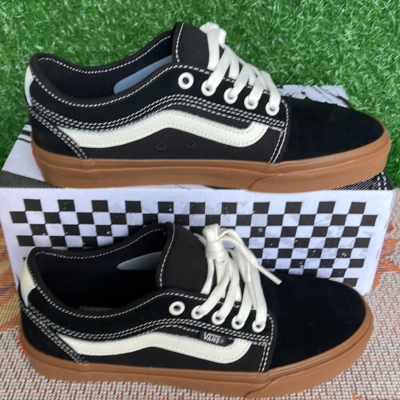 Vans Men’s Chukka Low Sid Black/Gum VN0A5KQZB9M Skate Sneakers - Picture 2 of 16